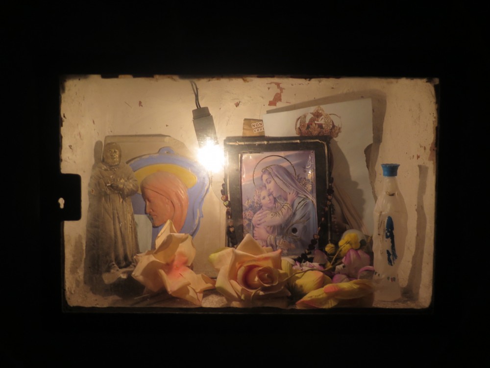 Virgin Mary public prayer niche in Naples